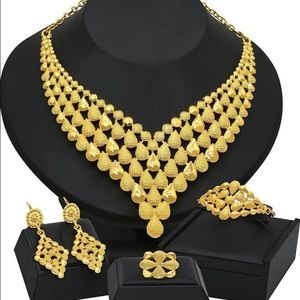 Fashion Jewelry 24K Gold Plated Necklace Bangles Rings Earrings 4 Piece Set